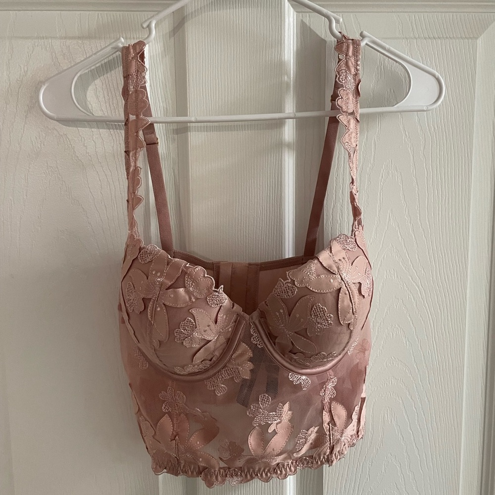 VS Pink flower top! New with tags